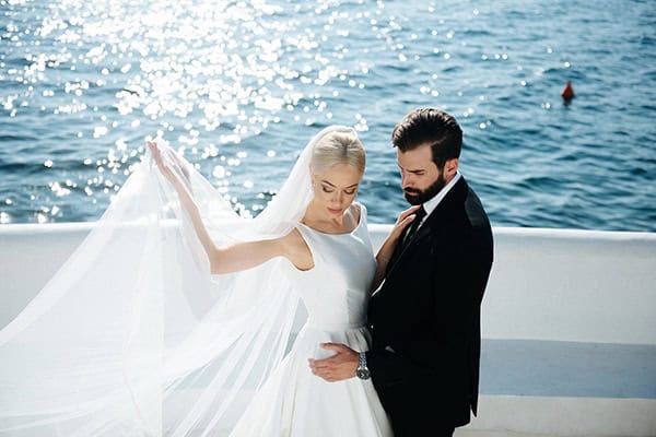 elegant-fall-wedding-serres-crystal-chandeliers-gold-details_00