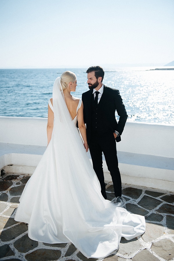 elegant-fall-wedding-serres-crystal-chandeliers-gold-details_01