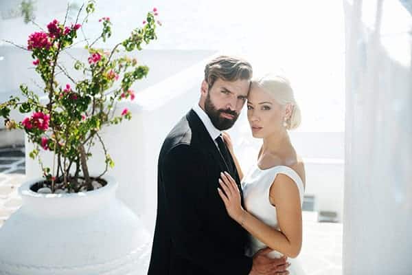 elegant-fall-wedding-serres-crystal-chandeliers-gold-details_01x