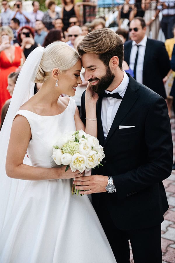 elegant-fall-wedding-serres-crystal-chandeliers-gold-details_10