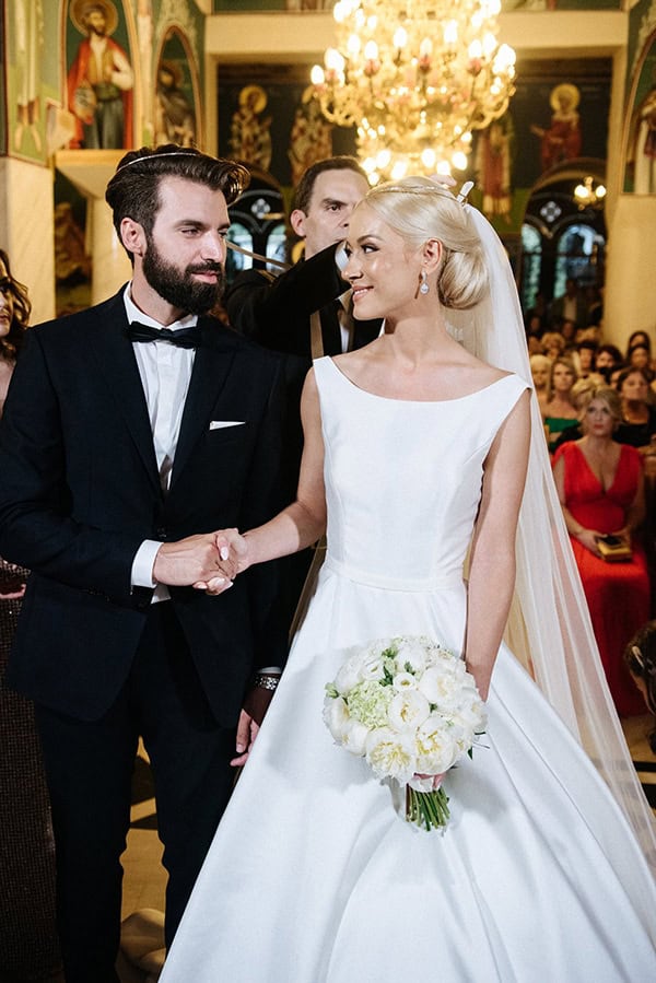 elegant-fall-wedding-serres-crystal-chandeliers-gold-details_11