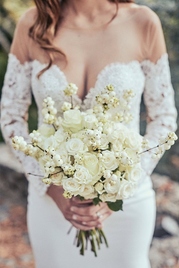 fairytale-winter-wedding-lush-floral-designs-white-green-hues_02x