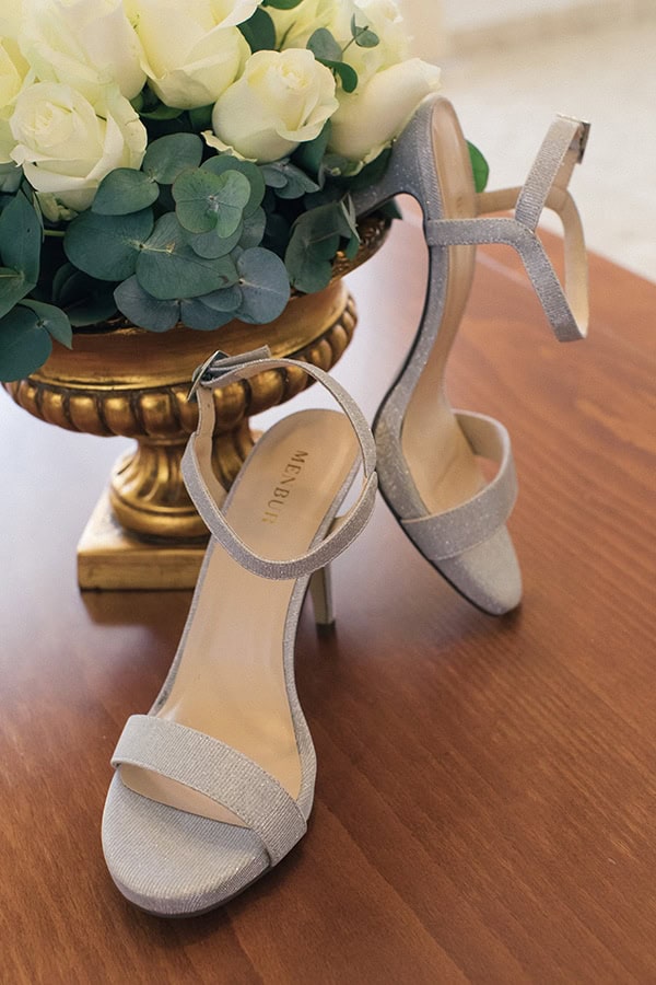 fairytale-winter-wedding-lush-floral-designs-white-green-hues_03x