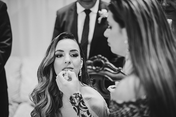 fairytale-winter-wedding-lush-floral-designs-white-green-hues_06