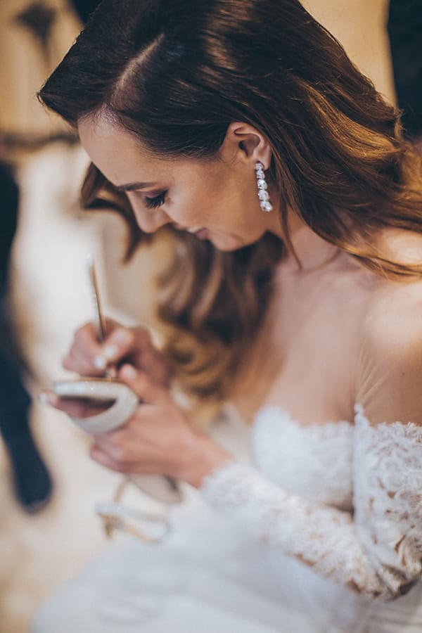 fairytale-winter-wedding-lush-floral-designs-white-green-hues_06x