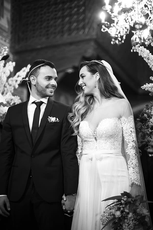 fairytale-winter-wedding-lush-floral-designs-white-green-hues_14