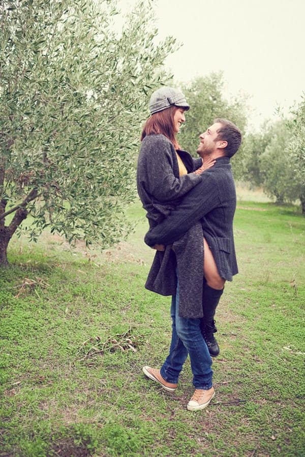 romantic-anniversary-shoot-park-kifisia_04