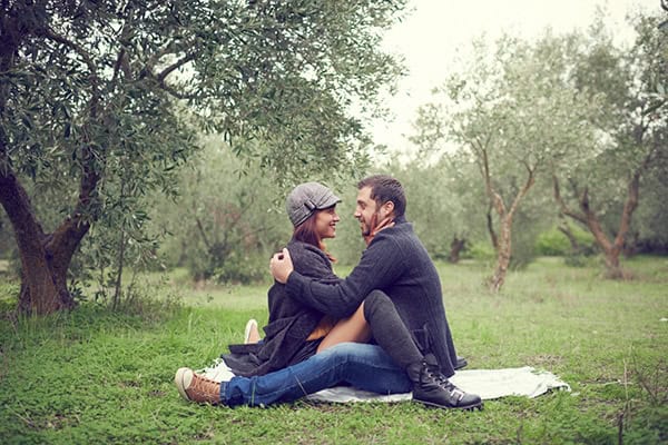 romantic-anniversary-shoot-park-kifisia_08
