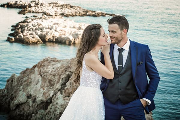 romantic-fall-wedding-athens-white-flowers_02