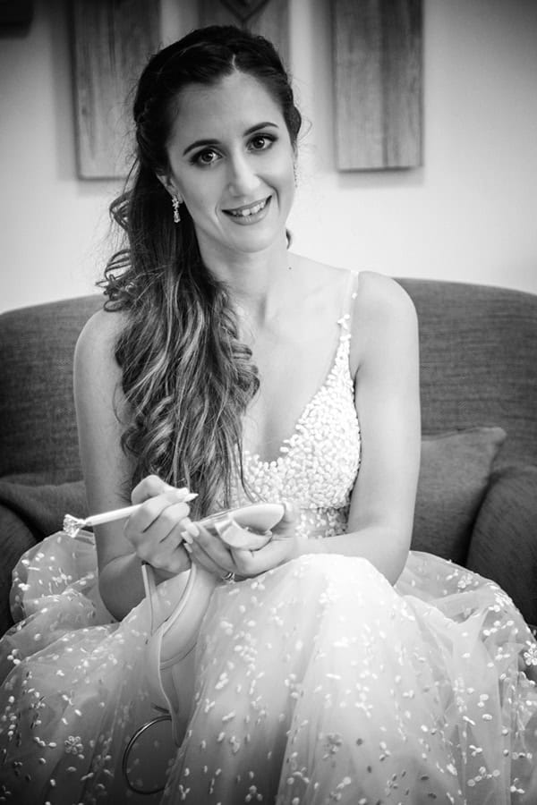 romantic-fall-wedding-athens-white-flowers_09