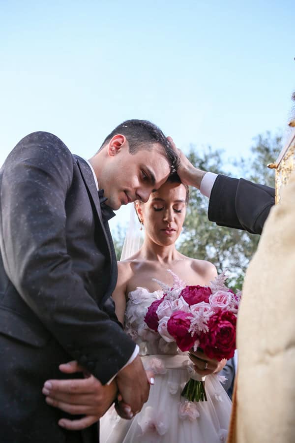 romantic-spring-wedding-vivid-color-hues-string-lights_16