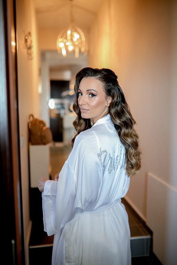 romantic-summer-wedding-village-perdika_04x