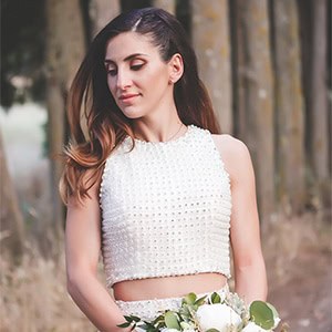 Καλοκαιρινός γάμος με λευκές παιώνιες και τριαντάφυλλα | Φρόσω & Κώστας