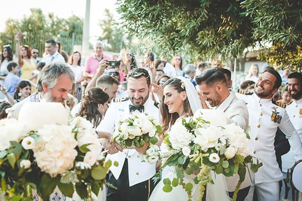 romantic-summer-wedding-white-peonies-and-roses_22
