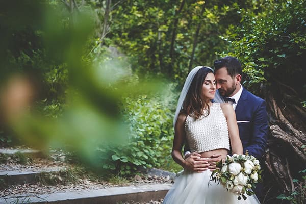 romantic-summer-wedding-white-peonies-and-roses_27