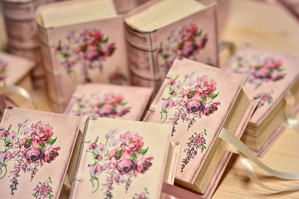 unique-handmade-custom-made-boxes-books-wedding-gifts-favors_01