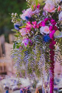 Centerpiece με πολυχρωμα λουλουδια Centerpiece με πολυχρωμα λουλουδια