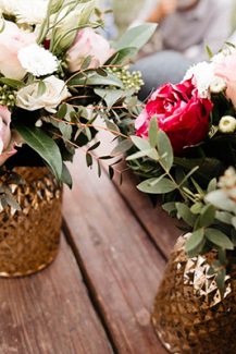 Ρομαντικές ανθοσυνθέσεις σε βάζα