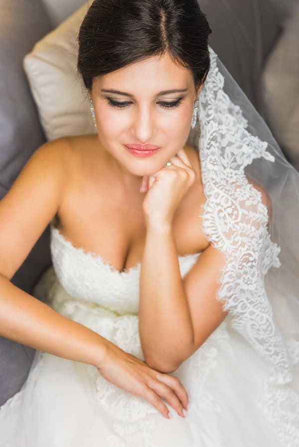 beautiful-summer-wedding-white-violet-color-tones_11