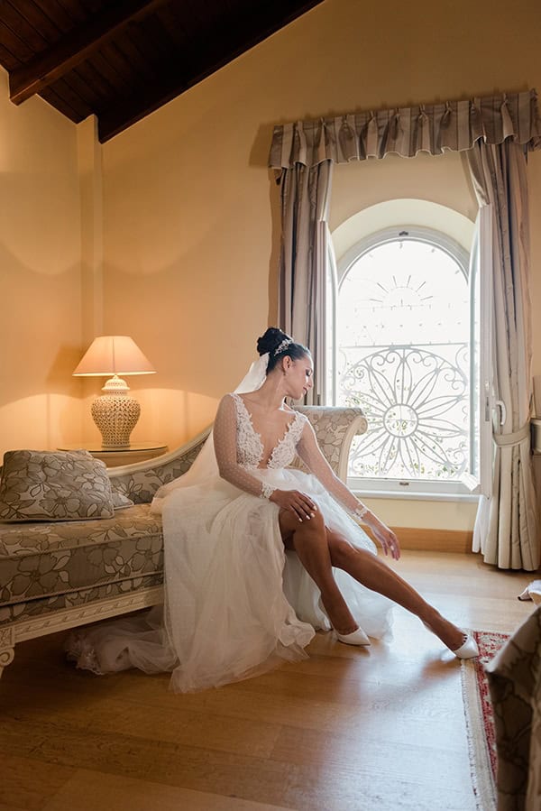 beautiful-winter-wedding-corfu-burgundy-hues_06x