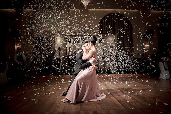 beautiful-winter-wedding-corfu-burgundy-hues_20