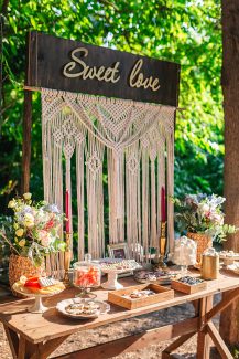 Boho candy table με μακραμέ