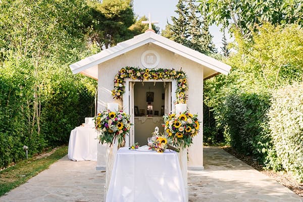 Ιδέες για στολισμό εισόδου εκκλησίας που θα σας αρέσουν πολύ!