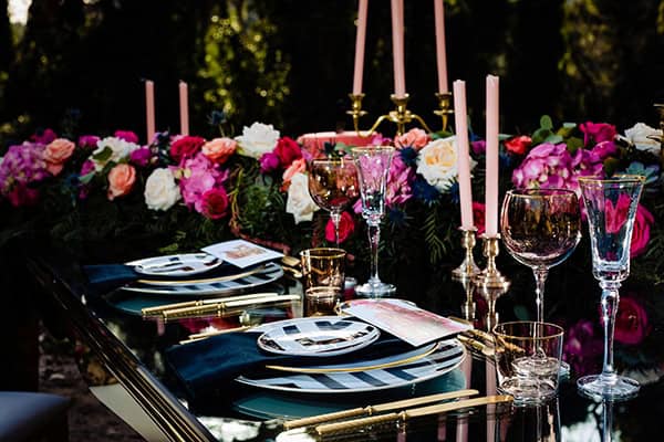 elegant-winter-styled-shoot-athens-gold-details-mirrors-mystical-atmosphere_05