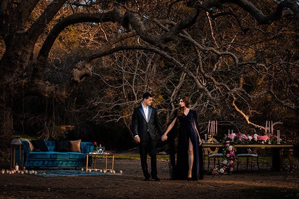 elegant-winter-styled-shoot-athens-gold-details-mirrors-mystical-atmosphere_10