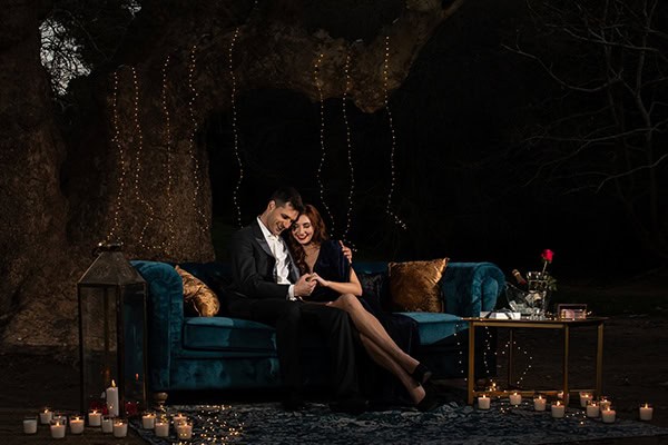 elegant-winter-styled-shoot-athens-gold-details-mirrors-mystical-atmosphere_13