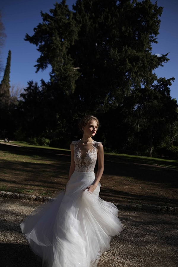 flowy-wedding-creations-ultra-romantic-bridal-look-new-bridal-collection-eleni-kollarou_12