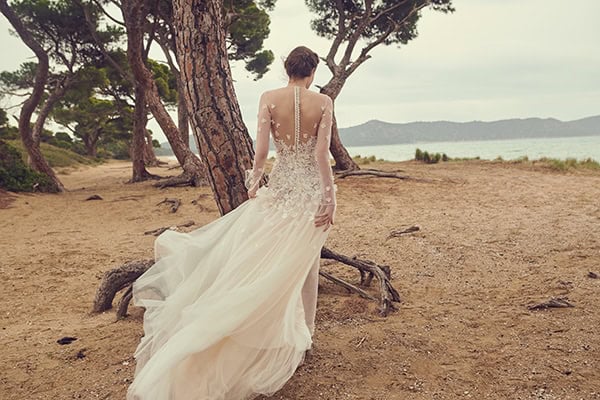 impressive-wedding-dresses-open-back_02