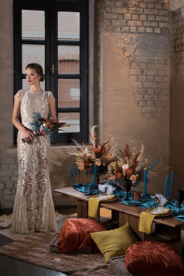 montern-bohemian-wedding-ideas-decoration-pampass-grass-exotic-flowers-vivid-colors_06