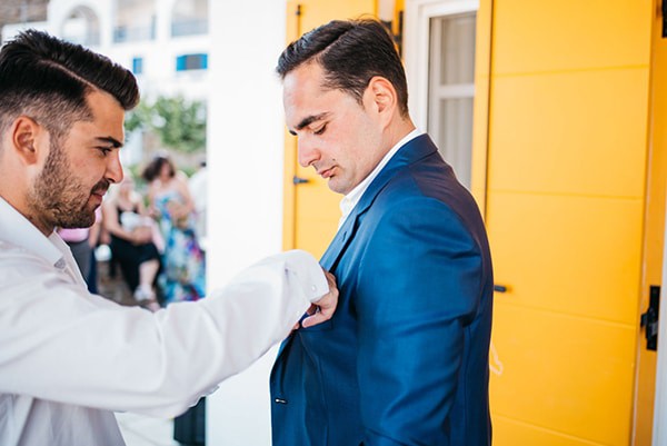 romantic-fall-wedding-beautiful-kythnos-sunflowers_07