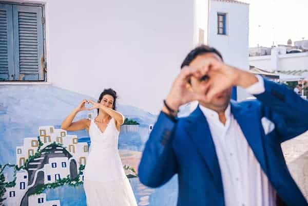 romantic-fall-wedding-beautiful-kythnos-sunflowers_33x