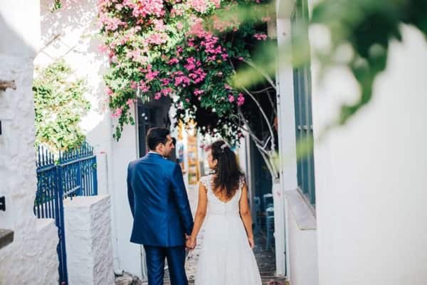 romantic-fall-wedding-beautiful-kythnos-sunflowers_35