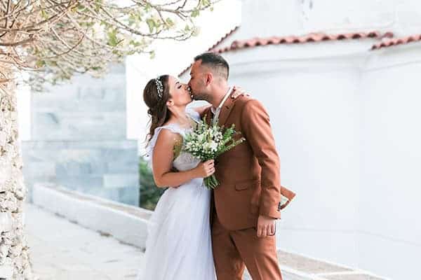 romantic-greek-island-wedding-tinos-string-lights-bhemian-elements_02