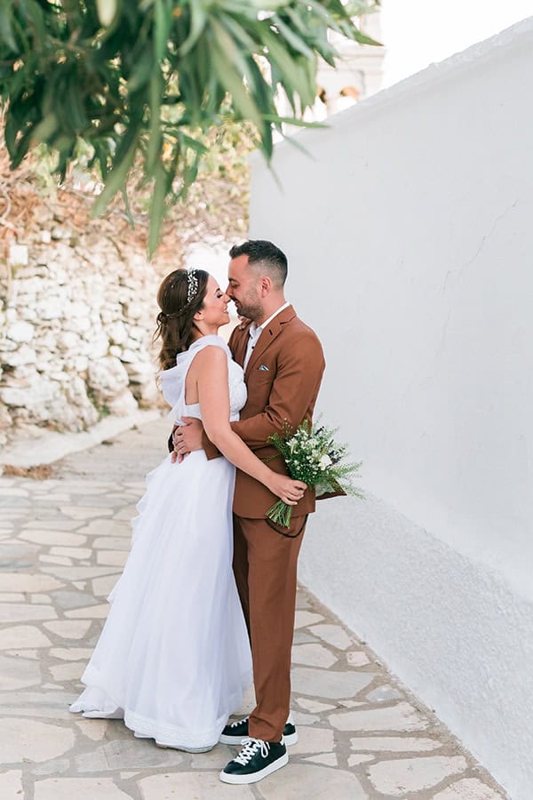 romantic-greek-island-wedding-tinos-string-lights-bhemian-elements_33