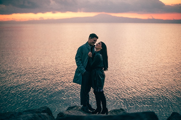 romantic-prewedding-photoshoot-sea-view-stunning-sunset_03