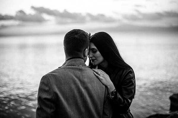 romantic-prewedding-photoshoot-sea-view-stunning-sunset_04