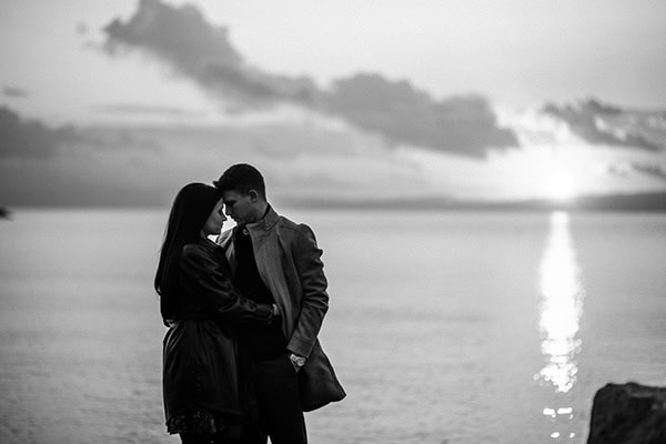 romantic-prewedding-photoshoot-sea-view-stunning-sunset_07