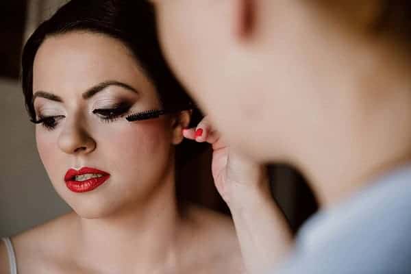 romantic-summer-wedding-beautiful-city-larisa_03x