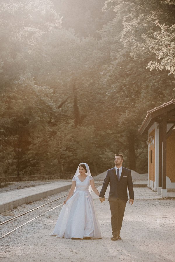 romantic-summer-wedding-beautiful-city-larisa_18