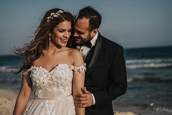 Ρομαντικός καλοκαιρινός γάμος στο Παραλίμνι με απαλές ροζ και peach αποχρώσεις | Ελένη & Γαβριήλ