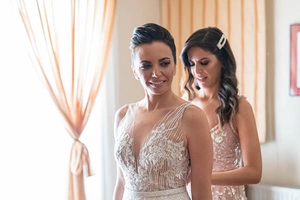 summer-wedding-white-flowers-xatzi-mansion_05x