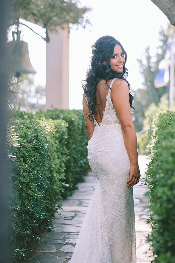 unique-chic-wedding-athens-burgundy-touches-kristina-chris_14