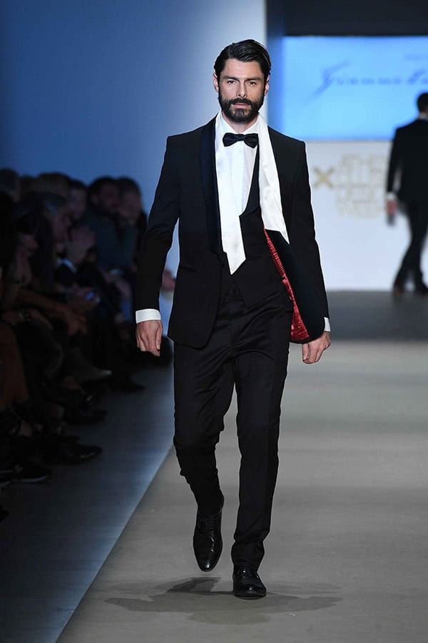 unique-groom-suits-elegant-look-wedding-day_01