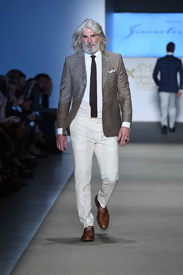 unique-groom-suits-elegant-look-wedding-day_03