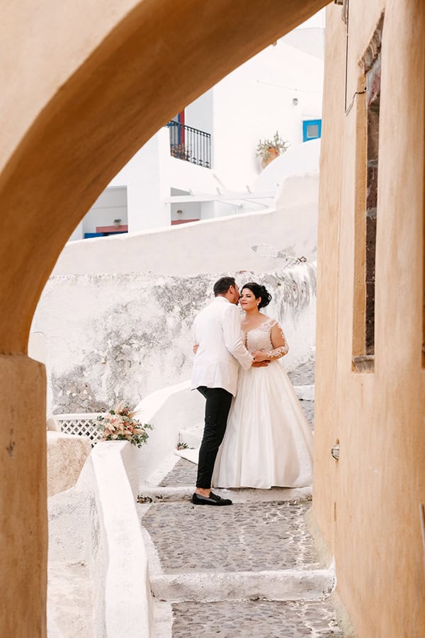 incredible-florals-fall-wedding-santorini_24x