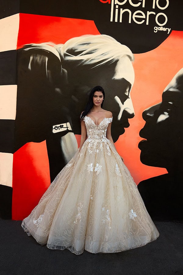 mermaid-style-wedding-dresses-demetrios_08